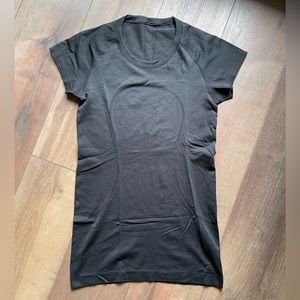 swiftly short sleeve, black